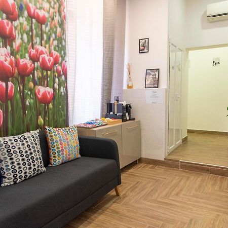 Susy'S Guest House - Room Spagna ローマ エクステリア 写真