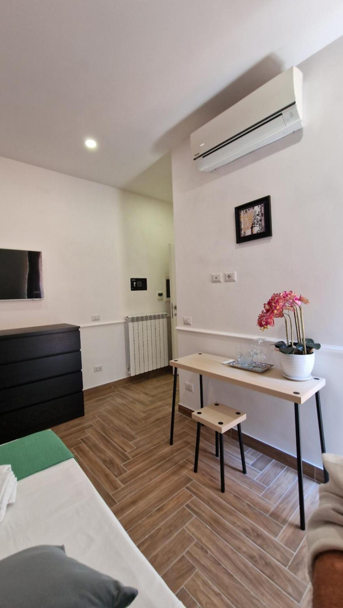 Susy'S Guest House - Room Spagna ローマ エクステリア 写真