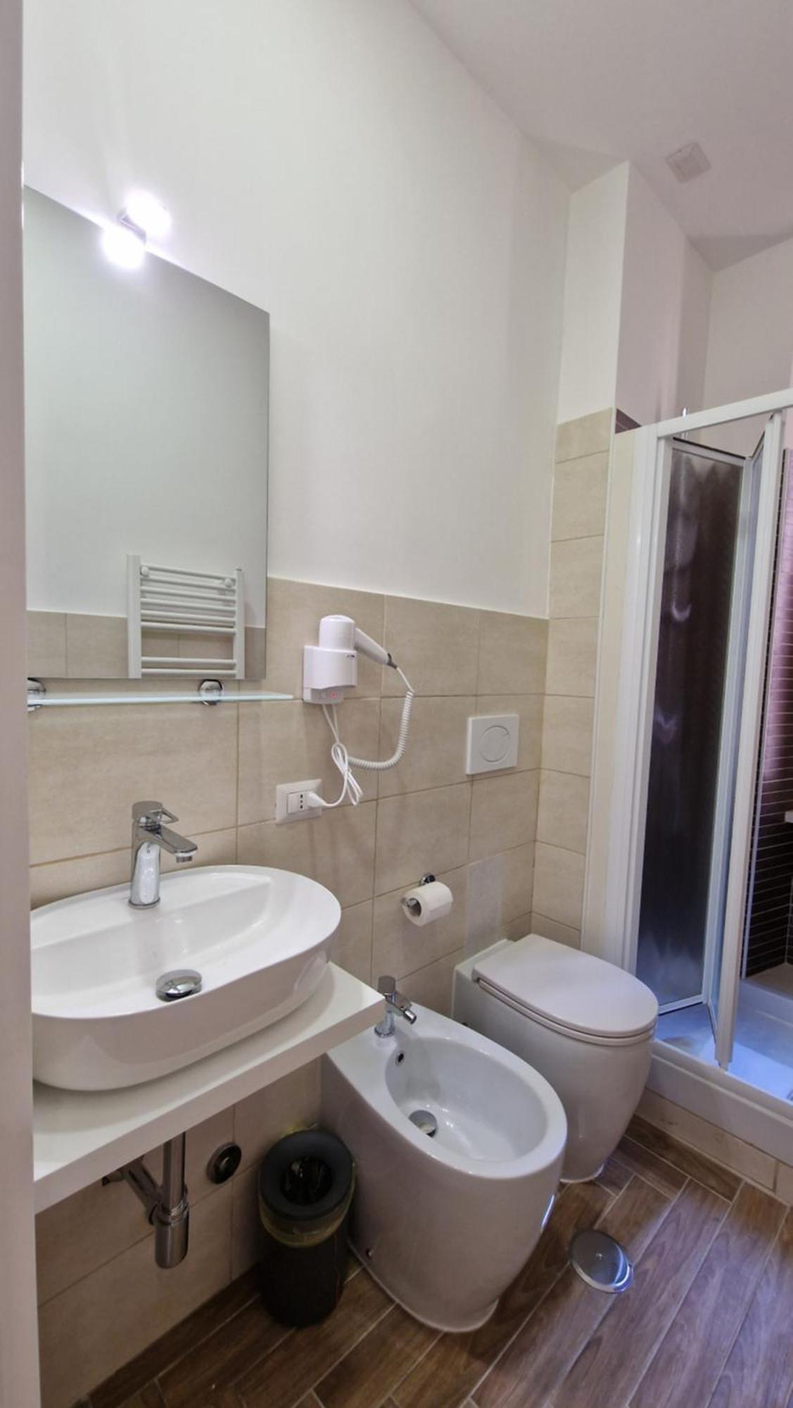 Susy'S Guest House - Room Spagna ローマ エクステリア 写真