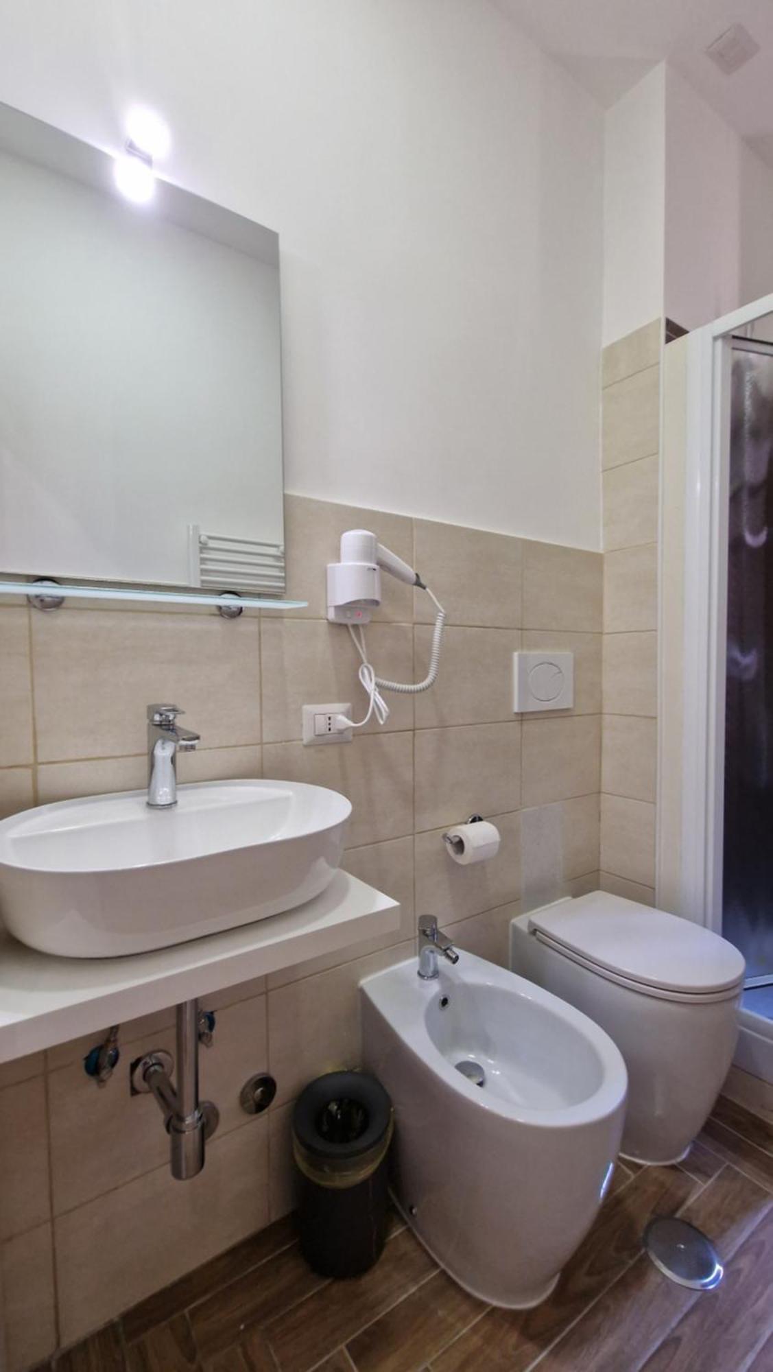 Susy'S Guest House - Room Spagna ローマ エクステリア 写真