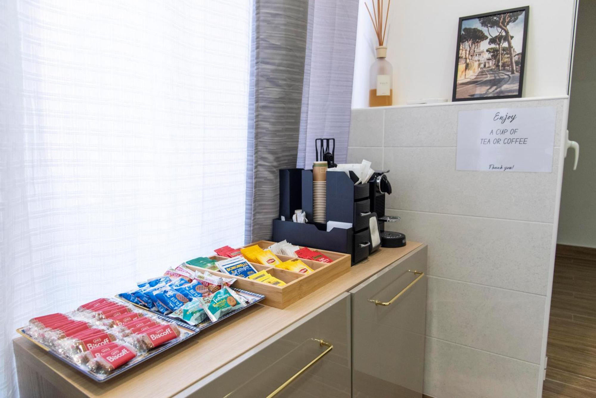 Susy'S Guest House - Room Spagna ローマ エクステリア 写真