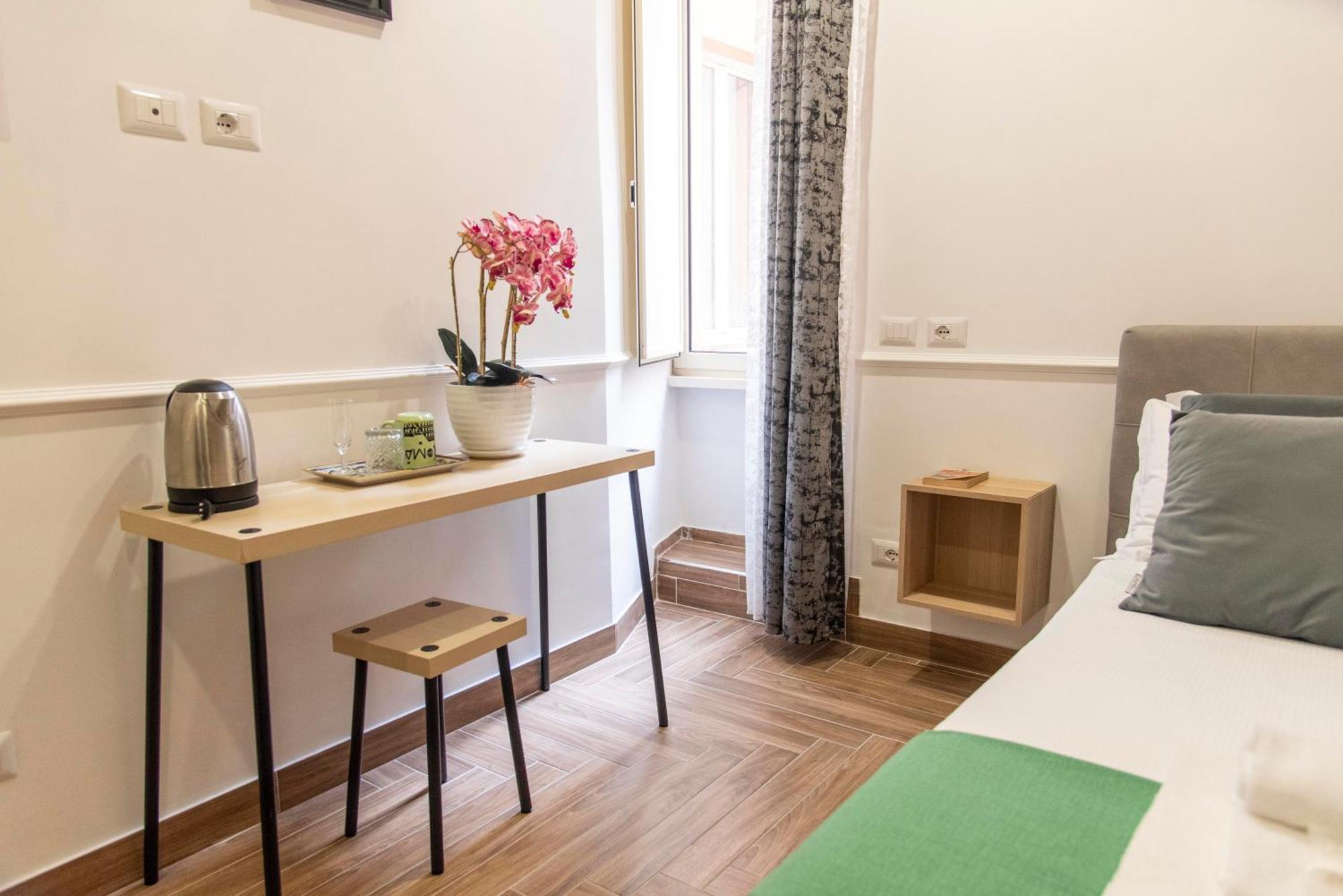 Susy'S Guest House - Room Spagna ローマ エクステリア 写真